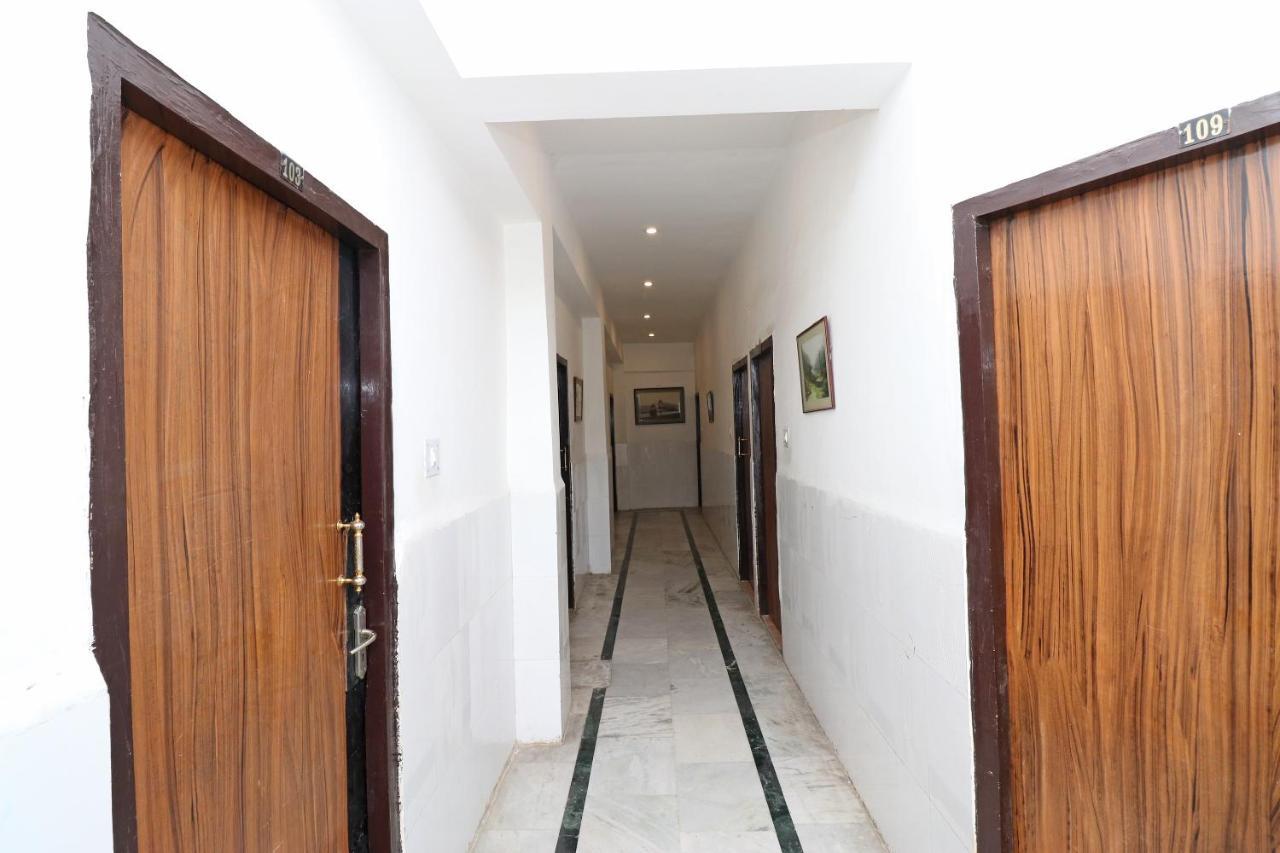 Oyo 8379 Hotel Kamal Lucknow Exterior photo